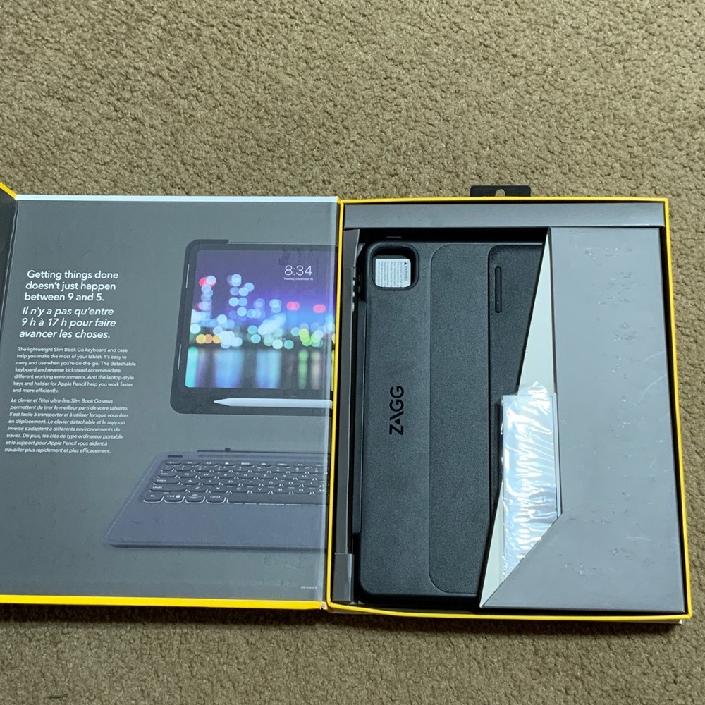 Slim Book Go for iPad Pro - Black - Picture 2 of 5